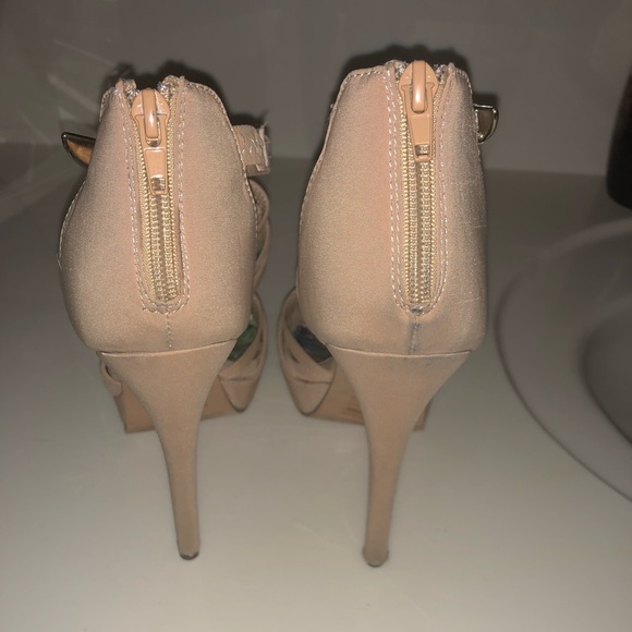 Heels - Picture 4 of 5